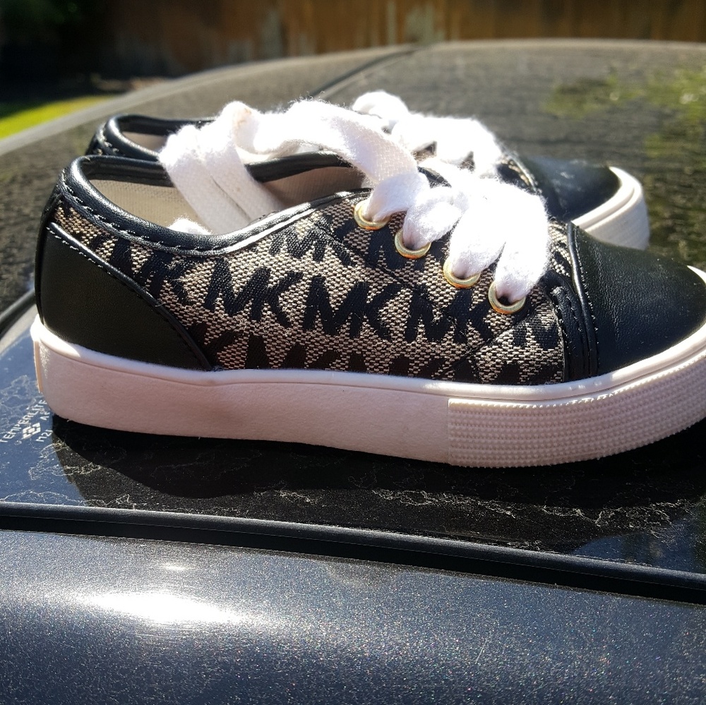 Mk shoes